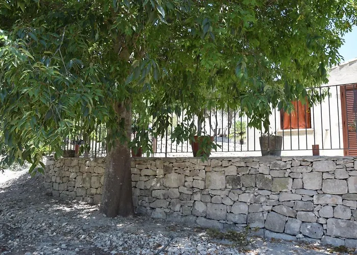 Landhaus Casa Il Carrubbo Frigintini
